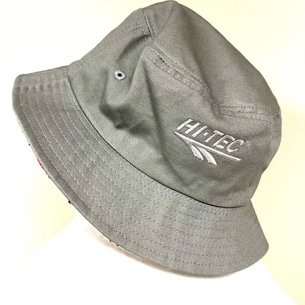 Hi tech men’s grey reversible bucket hat.